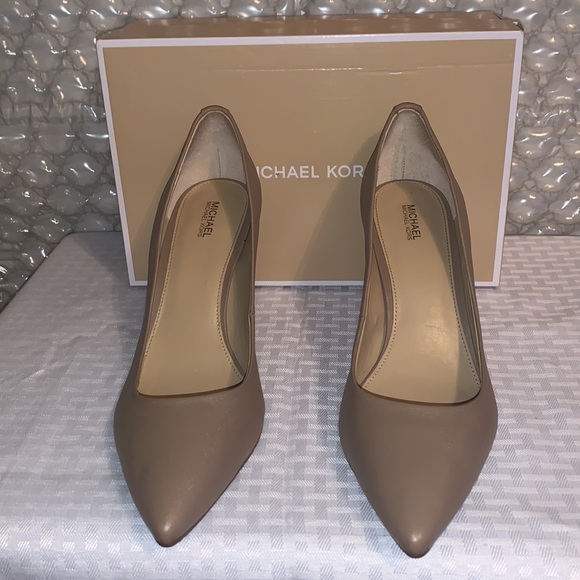 Michael Michael Kors - Picture 2 of 5